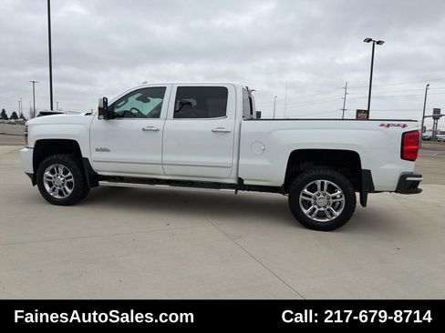 Used 2016 Chevrolet Silverado 2500 High Country w/ Duramax Plus Package image 10