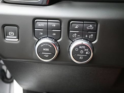 Used 2025 GMC Sierra 2500 AT4 AWD/4WD image 30