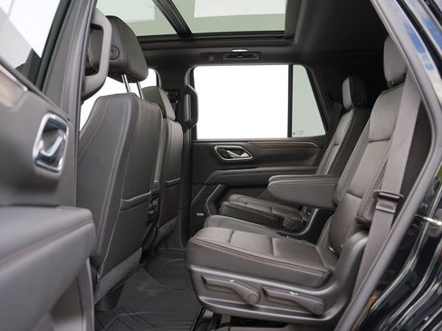 Used 2021 Chevrolet Tahoe High Country w/ Premium Package 2 AWD/4WD image 18