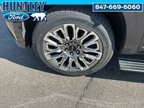 Used 2023 GMC Yukon Denali Ultimate image 8