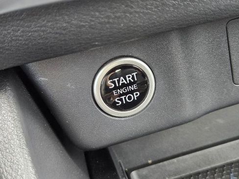 Certified 2023 Nissan Rogue SV FWD image 22