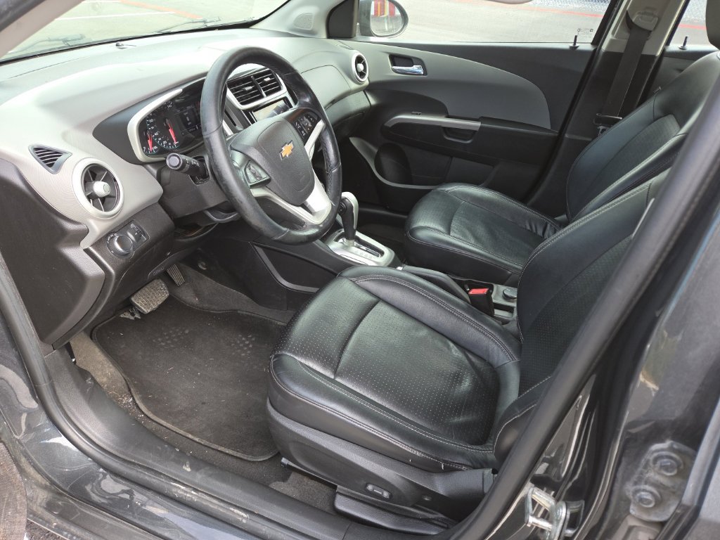 Used 2019 Chevrolet Sonic Premier FWD image 24