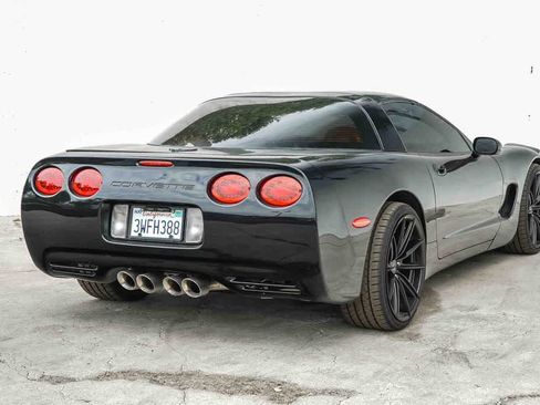 Used 1997 Chevrolet Corvette Coupe w/ Roof Pkg RWD image 6