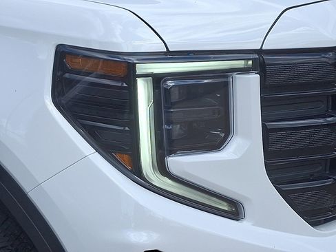 New 2026 GMC Sierra 1500 Elevation image 9