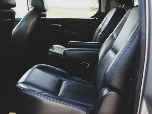 Used 2008 Cadillac Escalade ESV AWD image 18