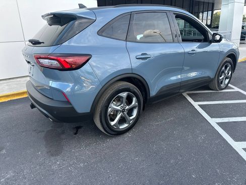 Used 2025 Ford Escape ST-Line Select w/ Tech Pack #2 AWD/4WD image 4