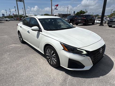 Used 2023 Nissan Altima 2.5 SV image 8