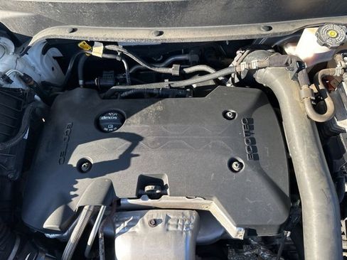 Used 2018 Chevrolet Equinox Premier image 36