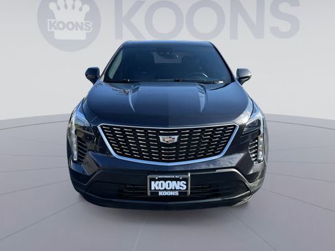 Used 2022 Cadillac XT4 Luxury w/ Cold Weather Package image 11