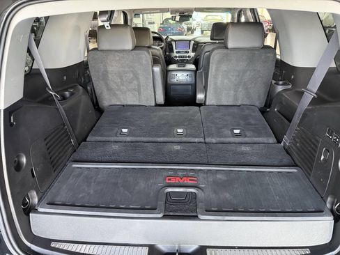 Used 2016 GMC Yukon SLT w/ Premium Edition image 9