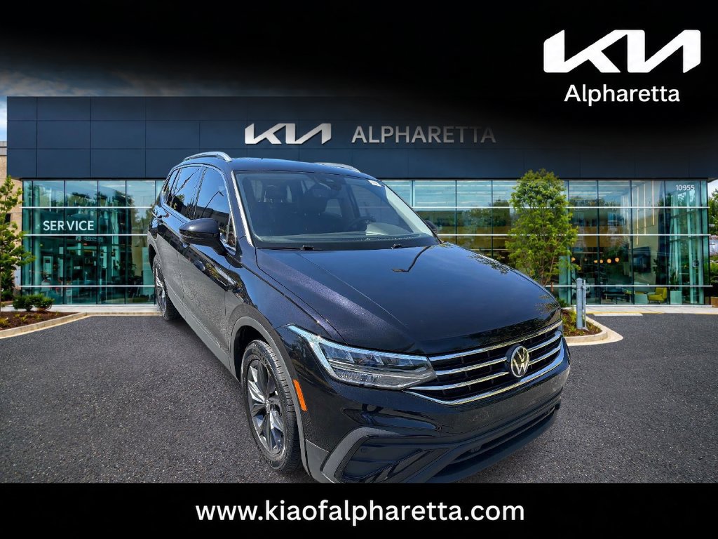 Used 2023 Volkswagen Tiguan SE FWD image 1