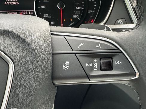 Used 2023 Audi Q5 2.0T Premium w/ Convenience Package image 29