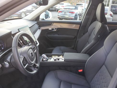 Certified 2025 Volvo XC90 B6 Core w/ Climate Package image 23