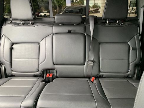 Used 2024 GMC Sierra 2500 Denali image 34