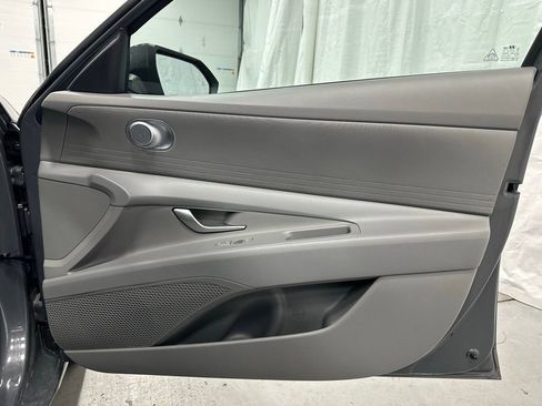 Used 2025 Hyundai Elantra SE image 50
