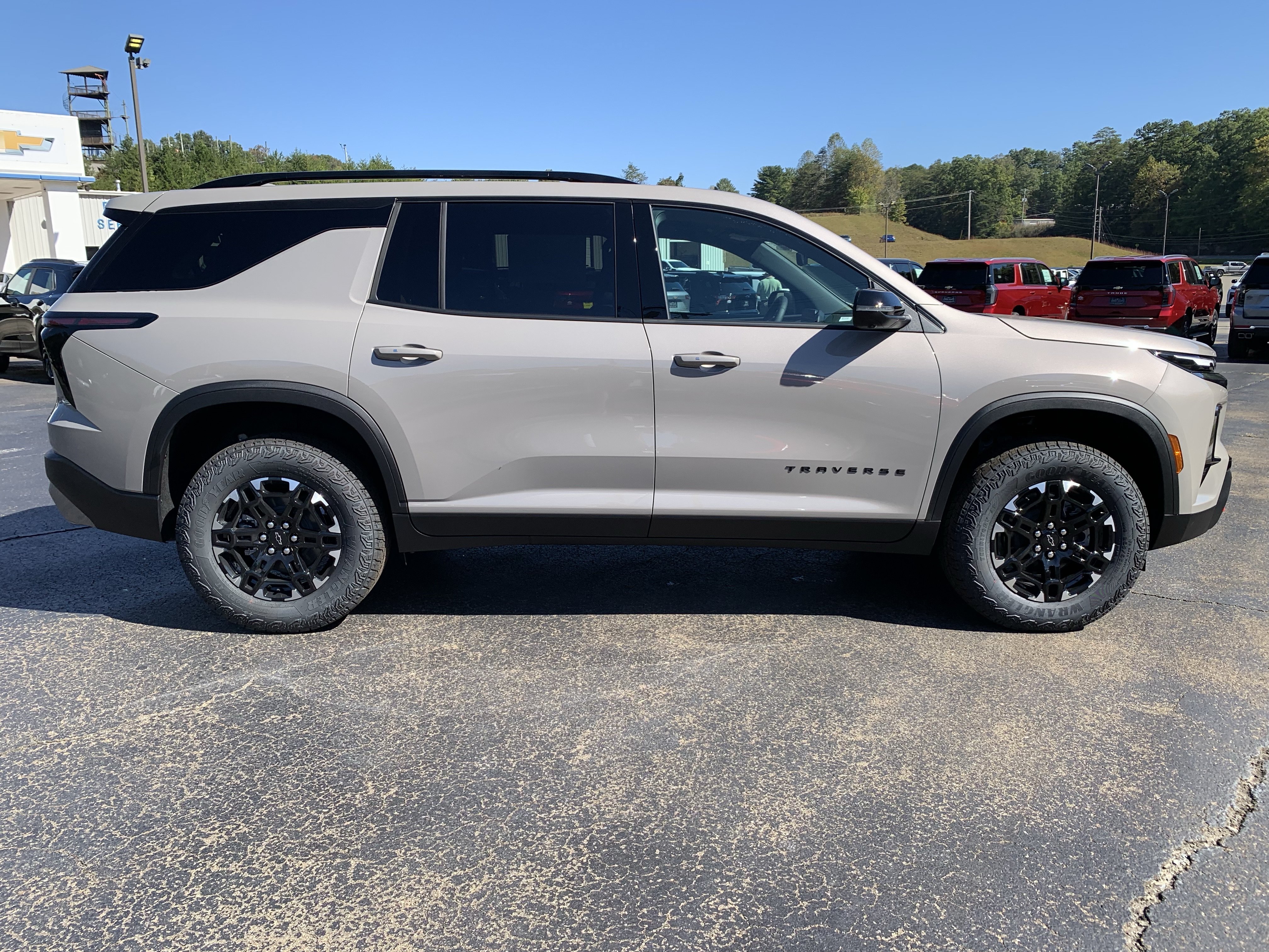 New 2027 Chevrolet Traverse Z71 w/ Driver Confidence Package AWD/4WD image 3