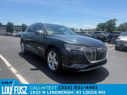 Used 2019 Audi e-tron Prestige w/ Prestige Package AWD/4WD image 1