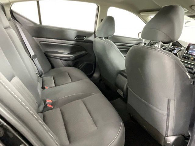 Used 2025 Nissan Altima 2.5 SV FWD image 17