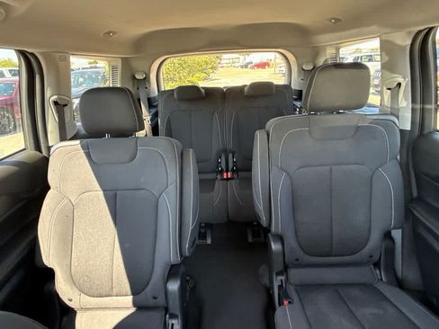Used 2023 Jeep Grand Cherokee L Laredo RWD image 14