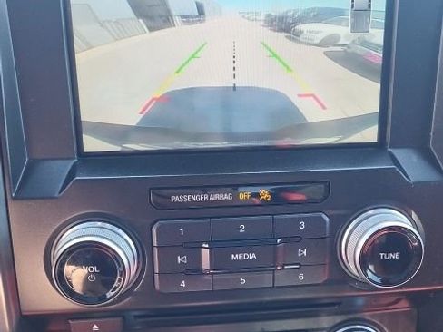 Used 2017 Ford F150 Lariat w/ Equipment Group 502A Luxury AWD/4WD image 3