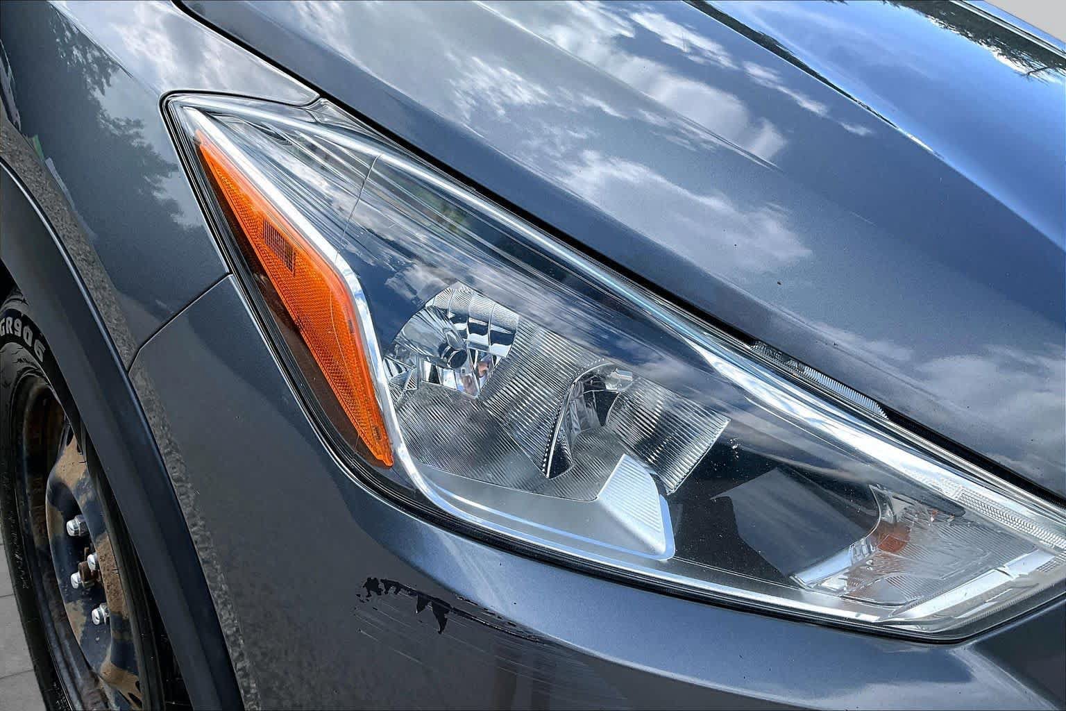 Used 2019 Nissan Kicks S FWD image 27