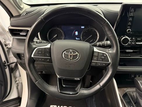 Certified 2020 Toyota Highlander Limited image 13