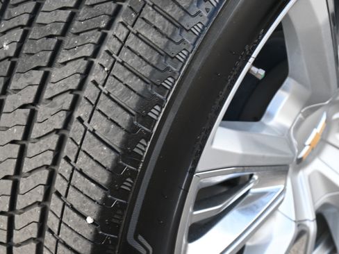 Used 2025 Chevrolet Silverado 1500 High Country image 15