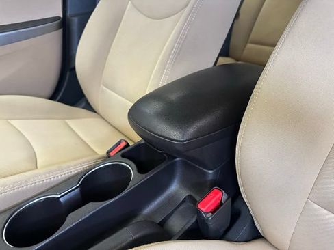 Used 2013 Hyundai Elantra GLS FWD image 29