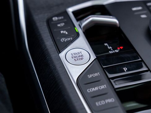 New 2026 BMW 330i xDrive Sedan w/ M Sport Package image 28