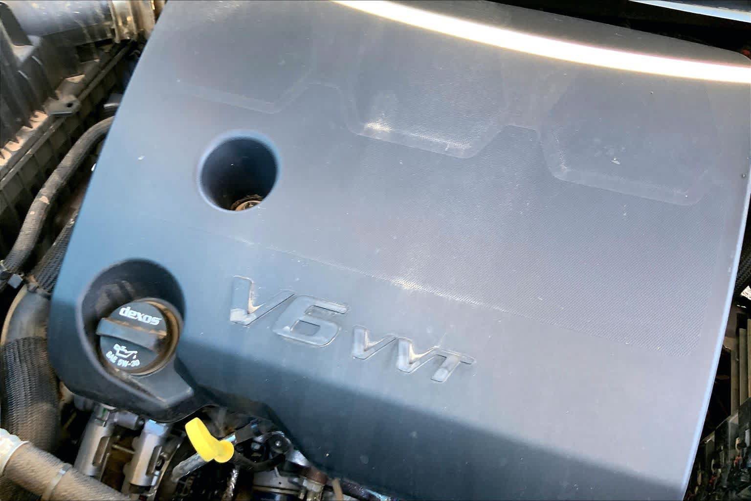 Used 2022 Chevrolet Traverse LT FWD image 33