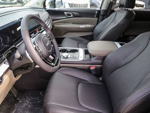 New 2026 Kia Carnival LXS image 10