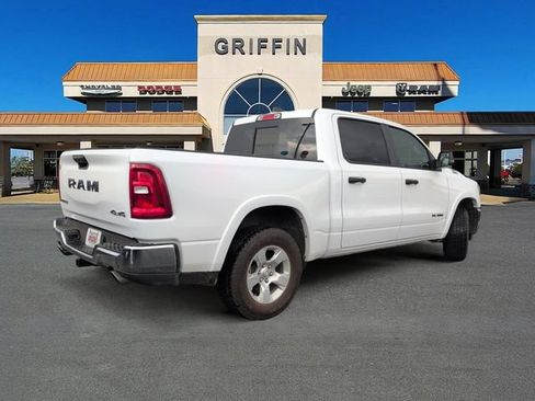 Used 2025 RAM 1500 Big Horn AWD/4WD image 4