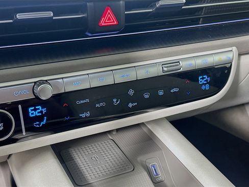 Used 2023 Hyundai Ioniq 6 Limited image 24