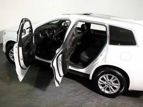 Used 2023 Cadillac XT6 Luxury image 5