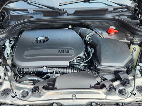 Used 2025 MINI Cooper 2-Door Hardtop image 32