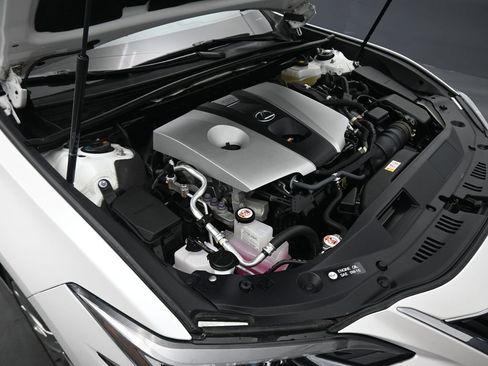Used 2020 Lexus ES 300h w/ Accessory Package FWD image 52