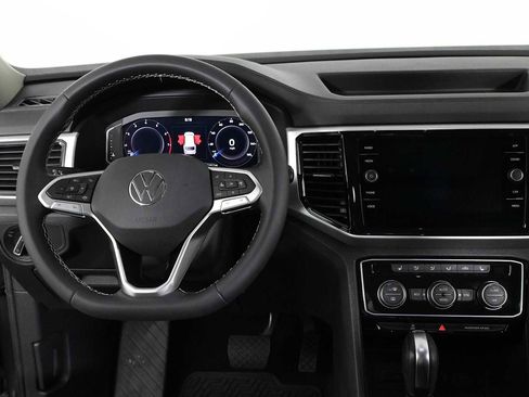 Certified 2023 Volkswagen Atlas SE w/ Panoramic Sunroof Package AWD/4WD image 3