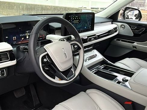 New 2026 Lincoln Aviator Reserve image 17