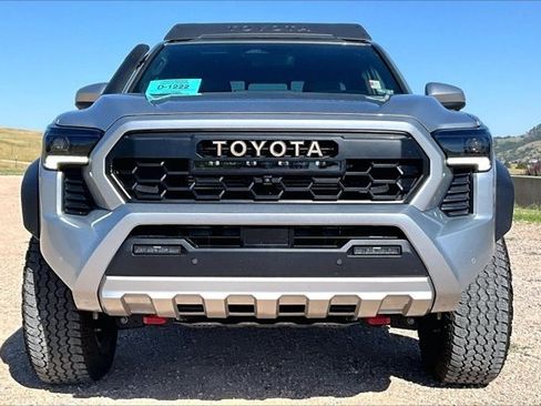 Used 2025 Toyota Tacoma 4x4 Double Cab Hybrid image 2