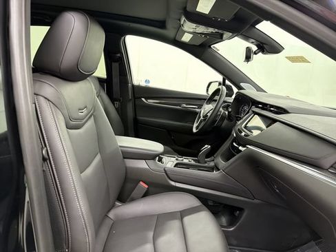 Certified 2026 Cadillac XT5 Sportv w/ LPO, Floor Liner Package AWD/4WD image 24
