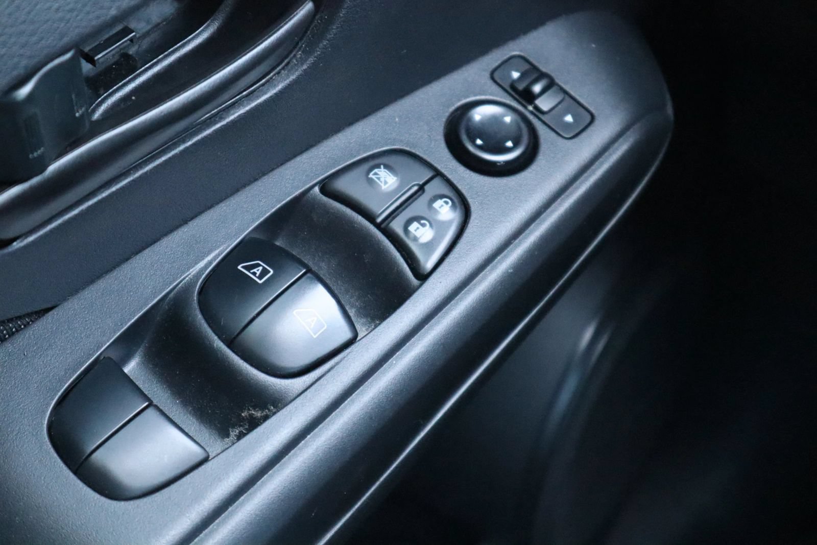 Used 2022 Nissan Kicks S FWD image 26