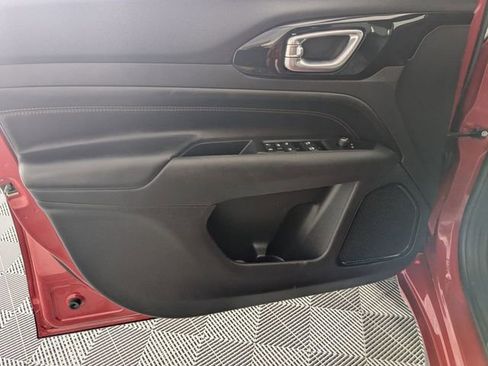 Used 2022 Jeep Compass Limited image 10