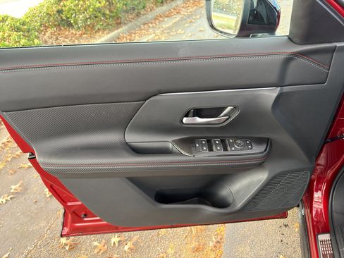 New 2026 Nissan Kicks SR w/ SR Premium Package image 17