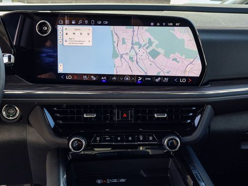 Used 2025 Chevrolet Tahoe Premier image 16