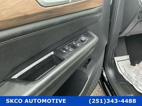 Used 2025 Volkswagen Atlas SE FWD image 22