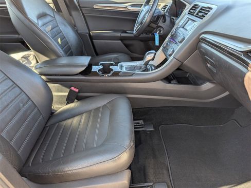 Used 2015 Ford Fusion SE w/ Equipment Group 202A image 25