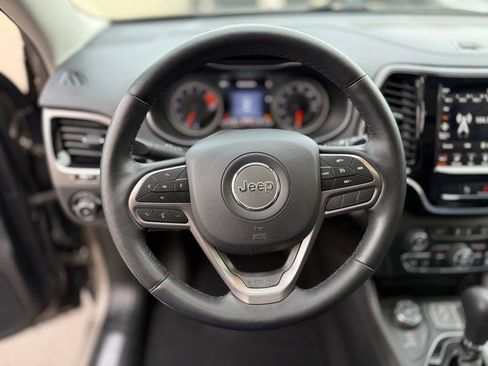 Used 2019 Jeep Cherokee Limited image 6