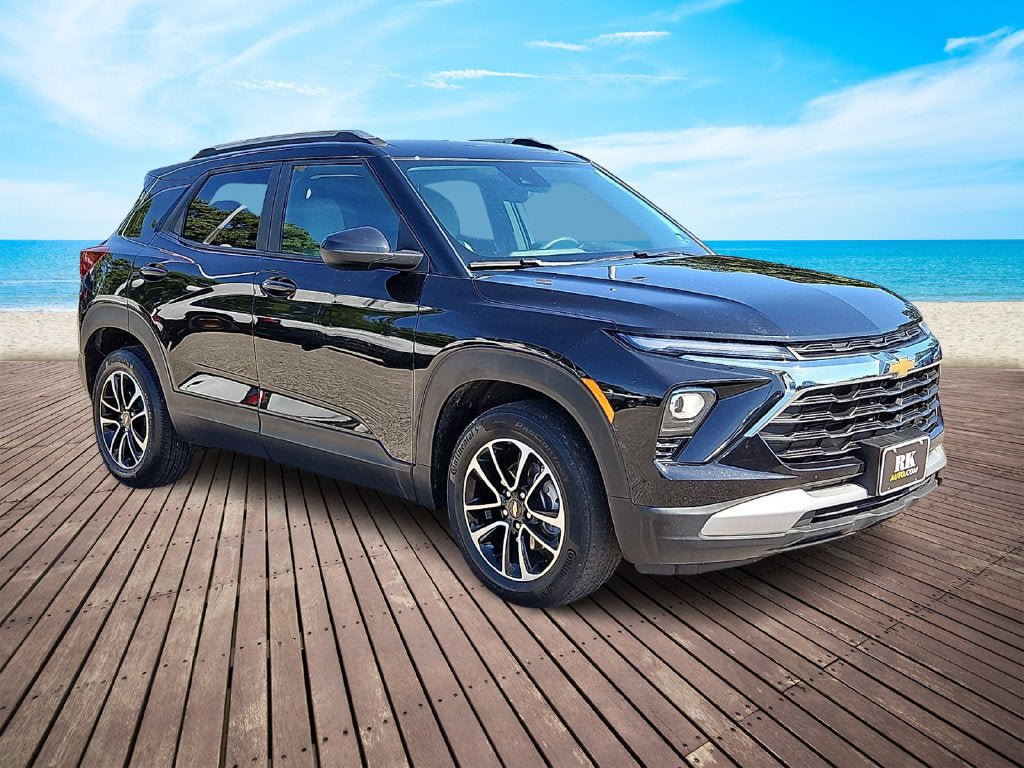 Used 2024 Chevrolet TrailBlazer LT w/ Driver Confidence Package FWD image 3