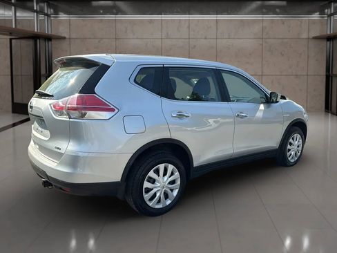 Used 2015 Nissan Rogue S image 5