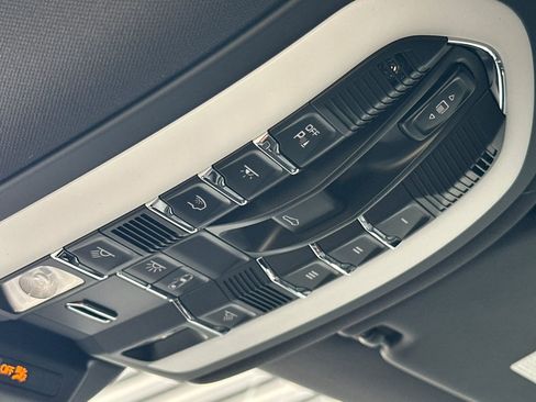 New 2025 Porsche Macan image 21